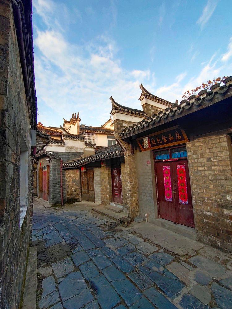 记者:曼联在一场闭门热身赛不敌英超排名第19的伯恩利